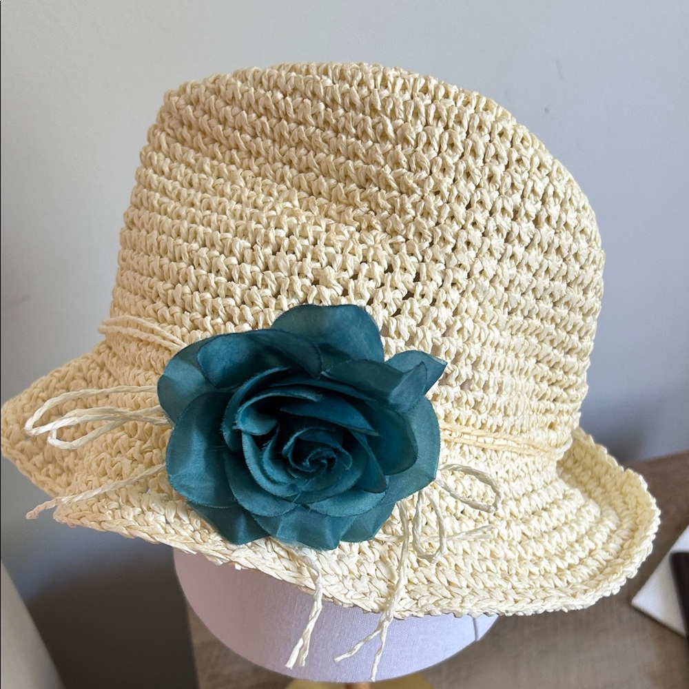 Chic Straw Hat with Teal Flower Accent